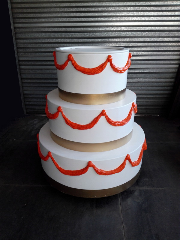 pastel sorpresa 4ruedas madera alt 44-132-140 o71-92-120 (180eu) 1u